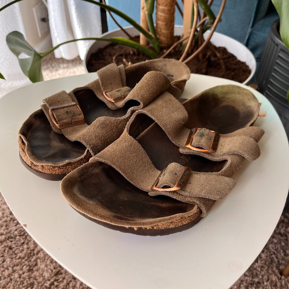 Birkenstock Arizona Sandals (Size 42, Suede)